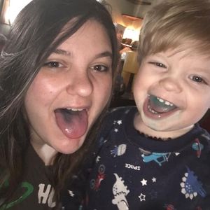 Meet your Posher, Caitlin